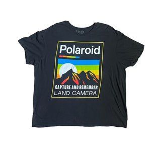 POLAROID CAMERA TEE.